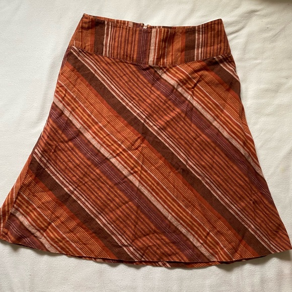 Patterned midi skirt - Picture 2 of 4